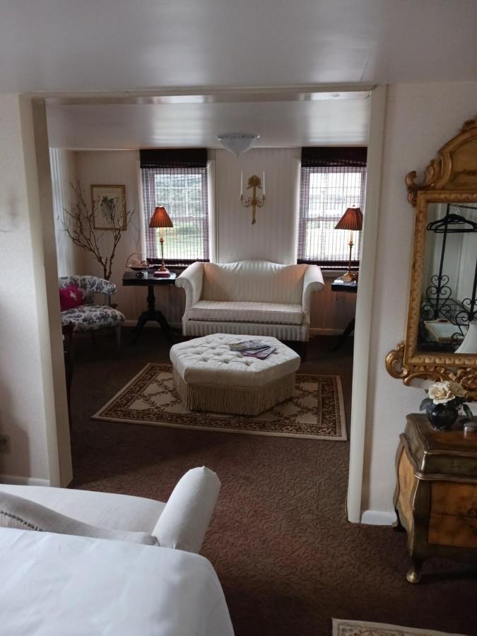The Guest House At The Regina House Tea Room Moosic Eksteriør billede